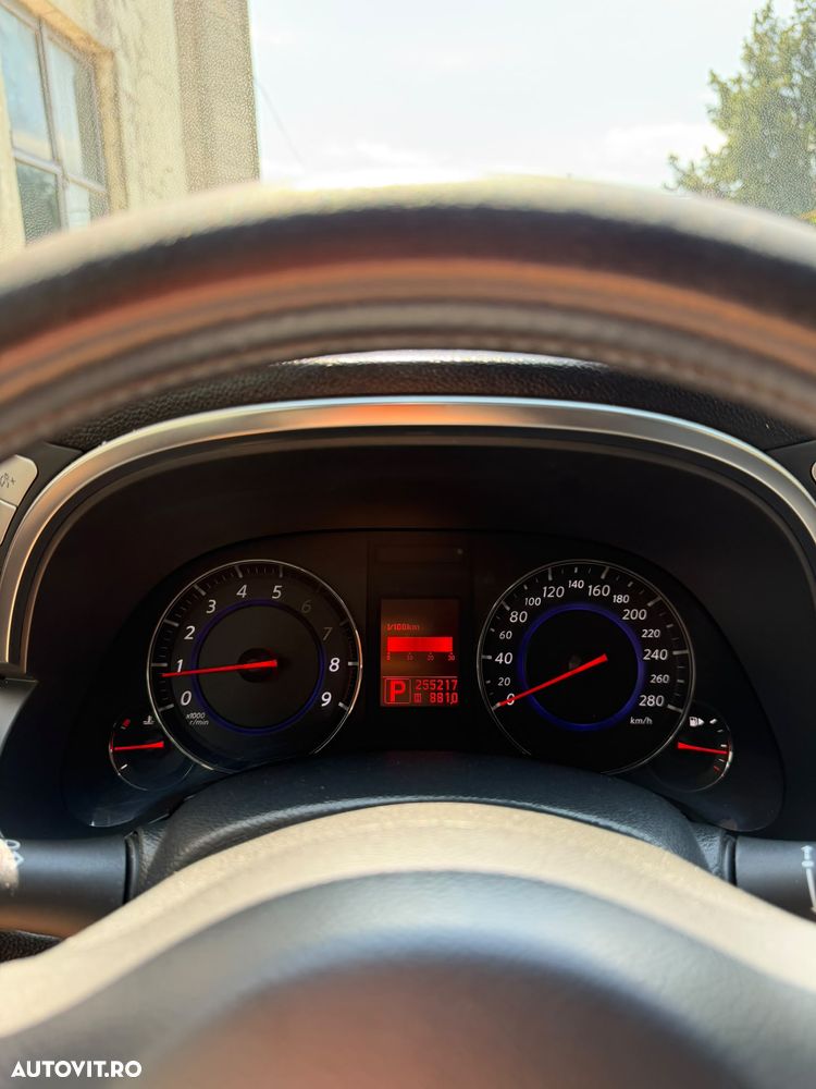 Infiniti FX 37 FX37 3.7L V6 GT AWD - 8