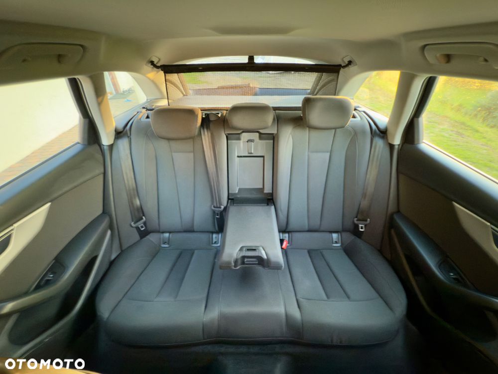 Audi A4 Avant 40 TDI S tronic - 5