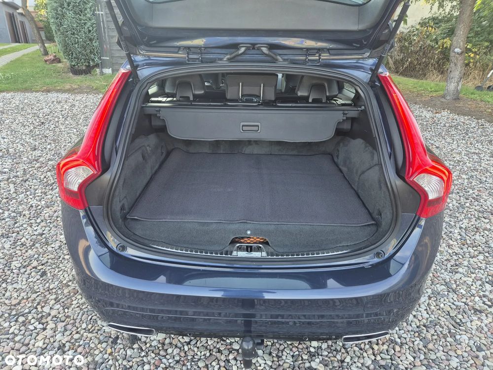 Volvo V60 D6 AWD Plug-in Hybrid Summum - 9