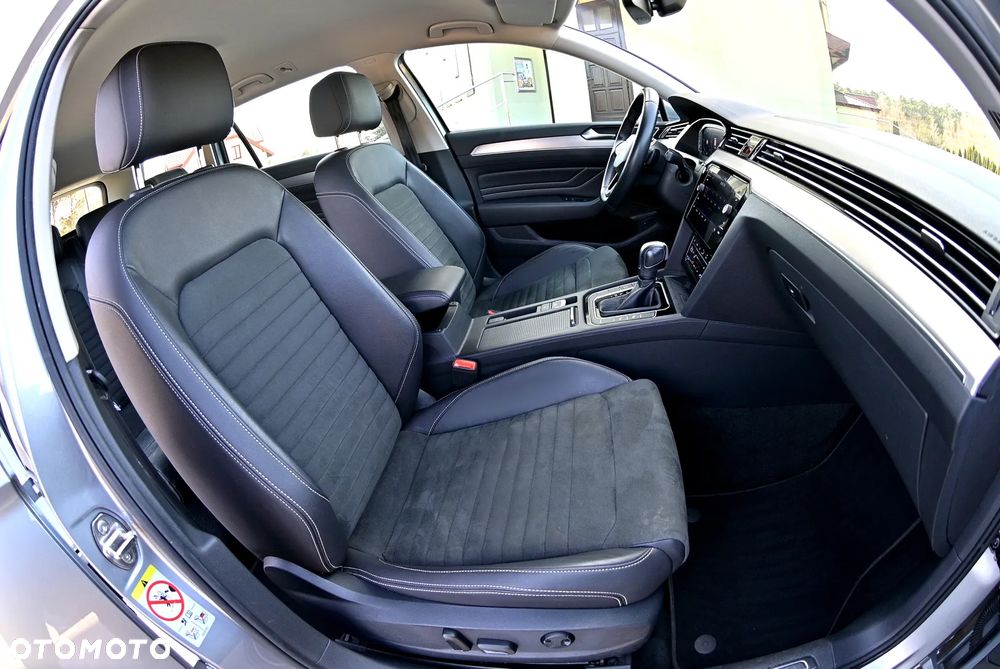 Volkswagen Passat 2.0 TDI EVO Elegance DSG - 16