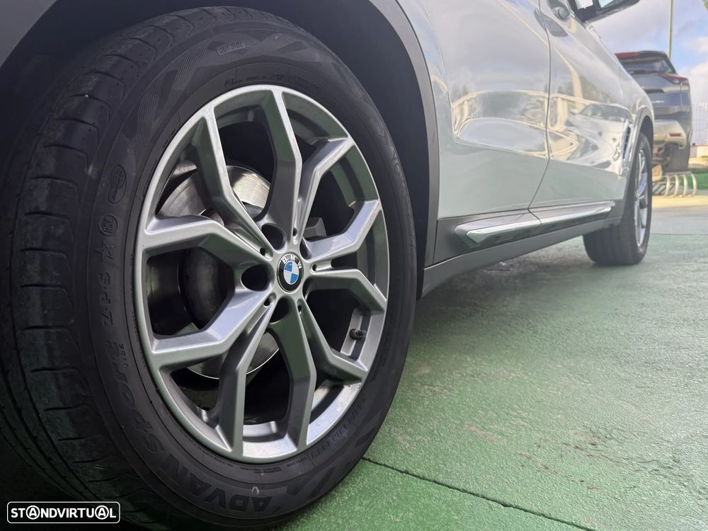 BMW X3 20 d xDrive Line Luxury - 12