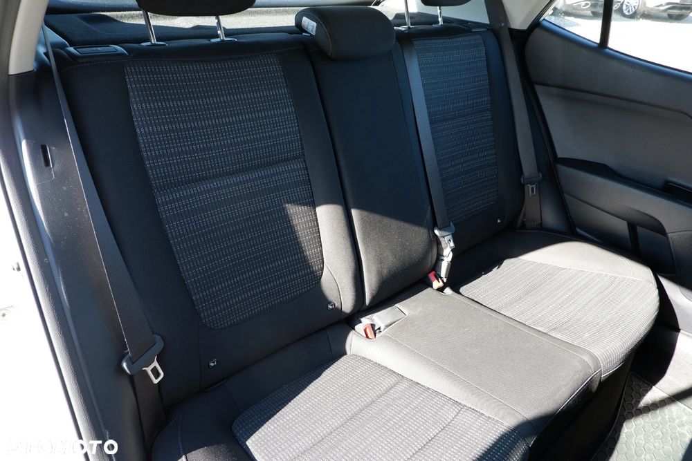 Kia Stonic 1.4 L - 12