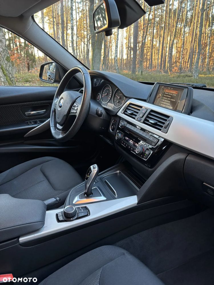 BMW Seria 3 318d Advantage - 16