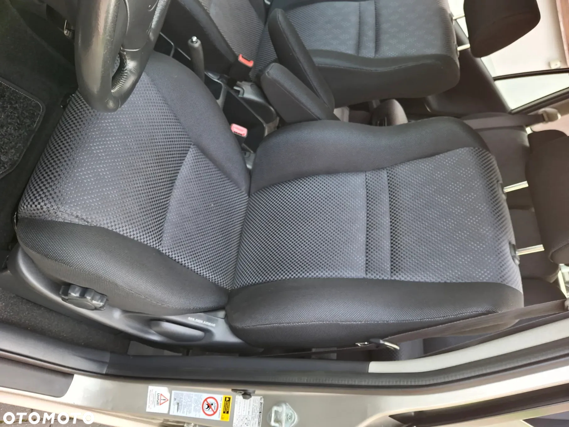 Toyota Corolla Verso 2.0 D-4D Sol - 26