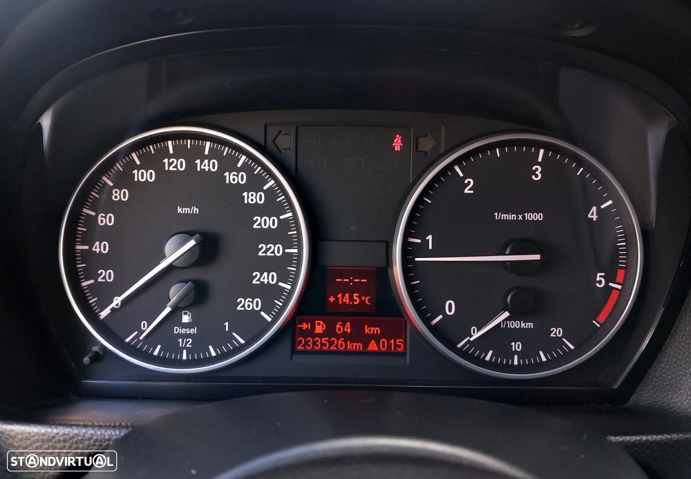 BMW 318 d Navigation Sport - 22