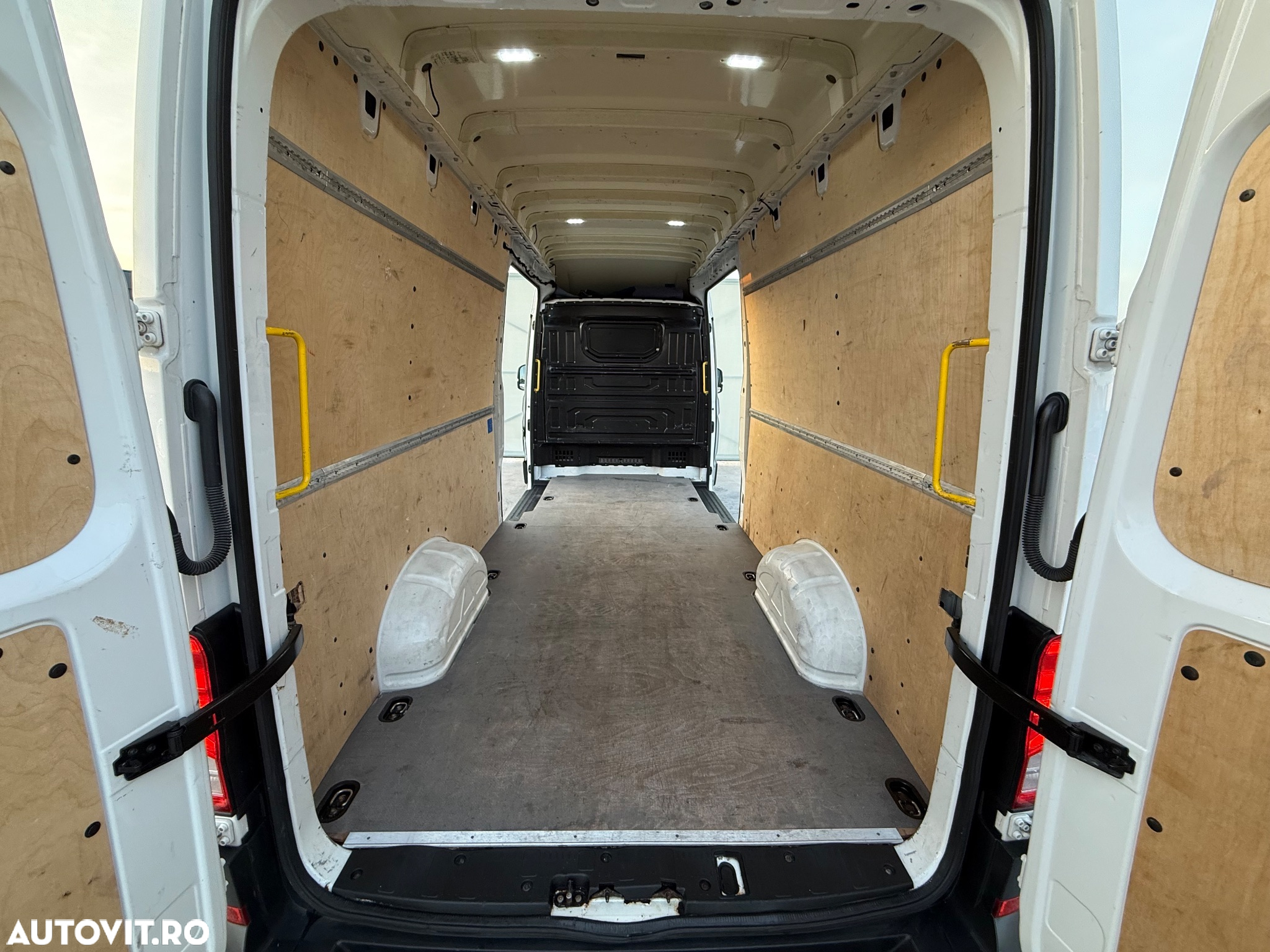 Volkswagen Crafter - 22