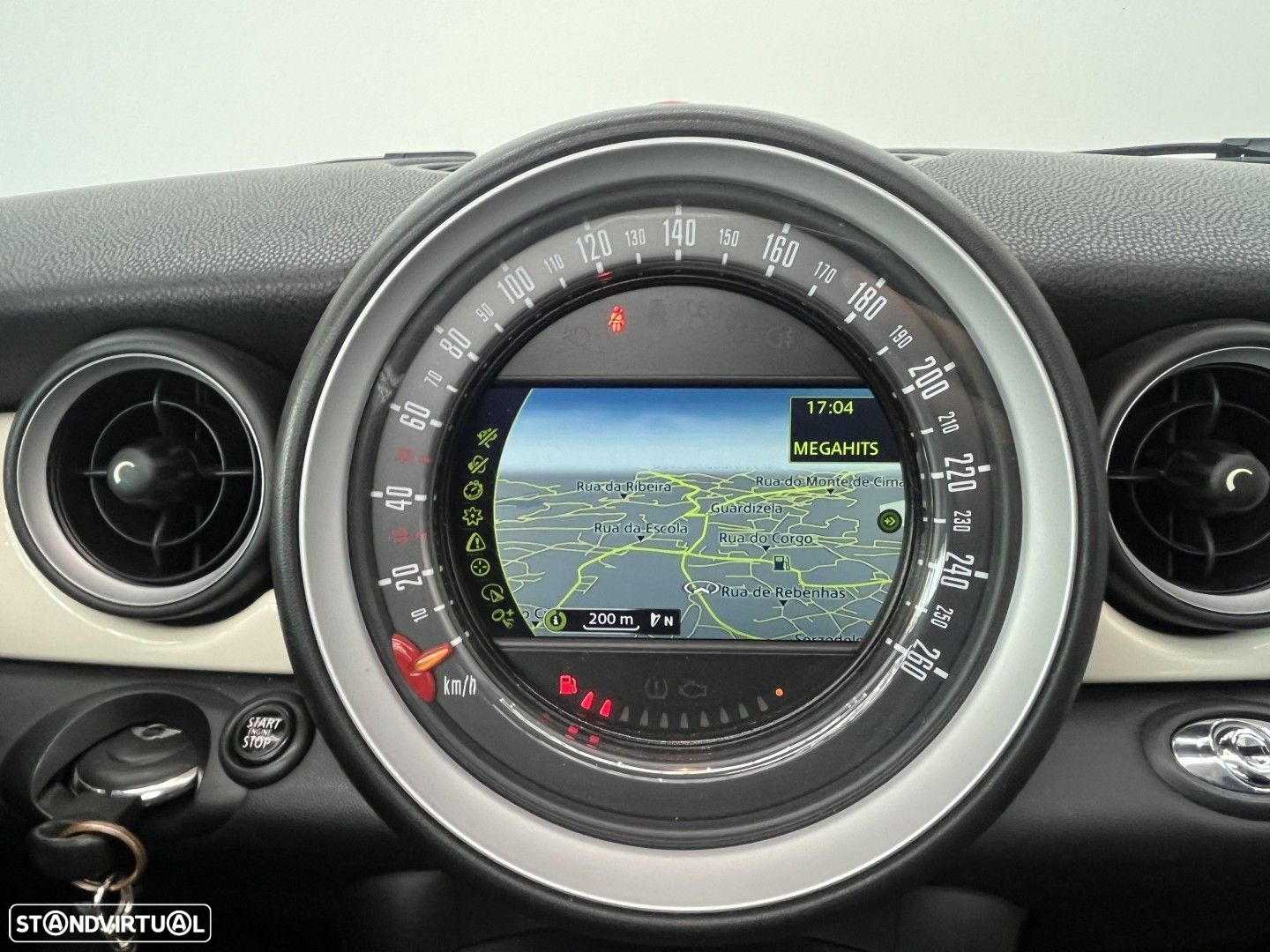 MINI Cabrio Cooper SD - 36