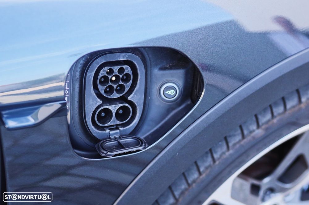 Porsche Taycan 4S Bateria Performance Plus - 29