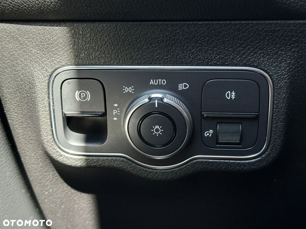 Mercedes-Benz GLB 220 d 4-Matic AMG Line 8G-DCT - 25