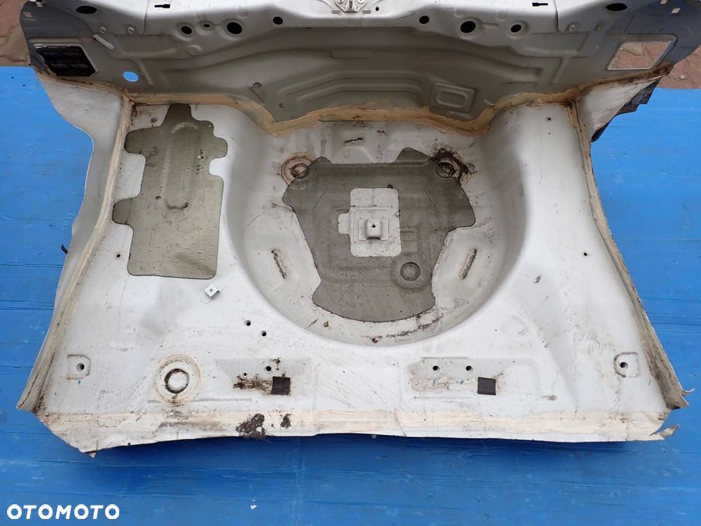 SUZUKI SWIFT MK7 5d 10- MK7 PAS TYLNY Z WANNĄ ZNL - 8
