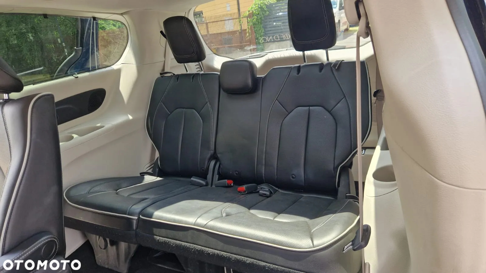 Chrysler Pacifica - 20