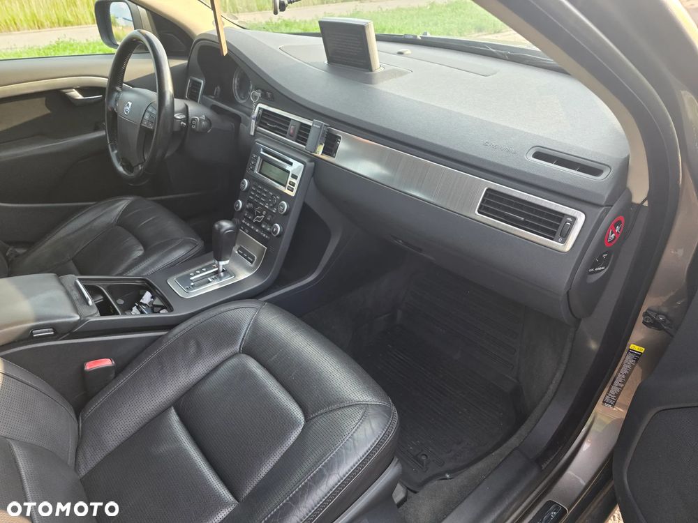 Volvo XC 70 3.2 AWD Momentum - 9