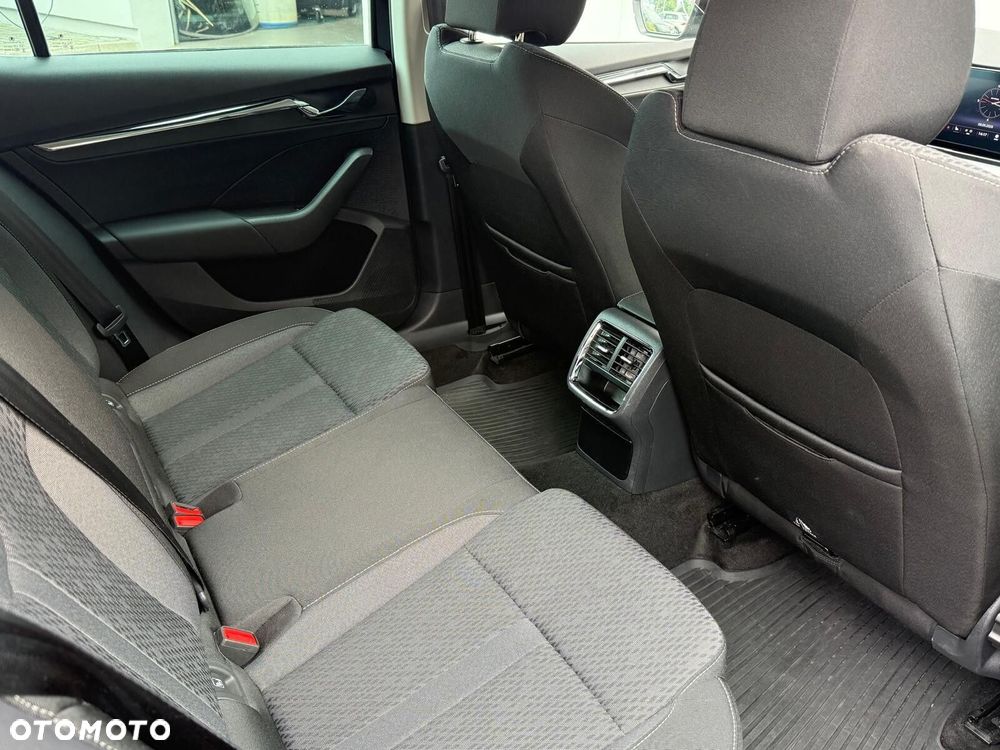 Skoda Octavia 2.0 TDI Style DSG - 10