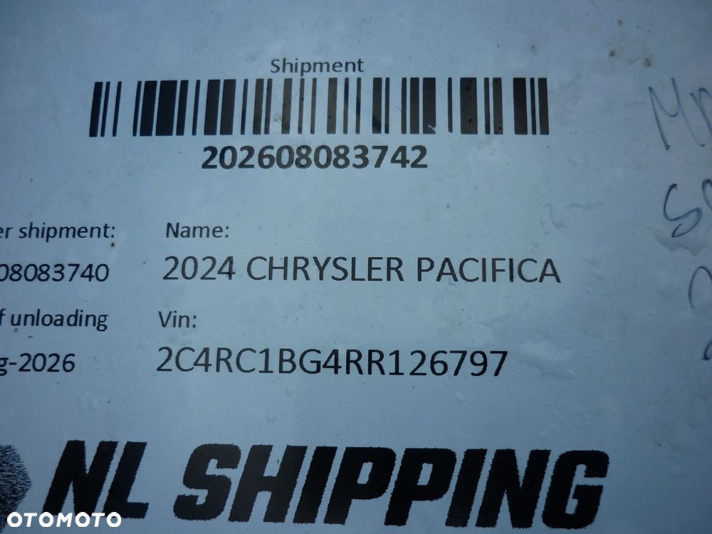 Chrysler Pacifica - 13