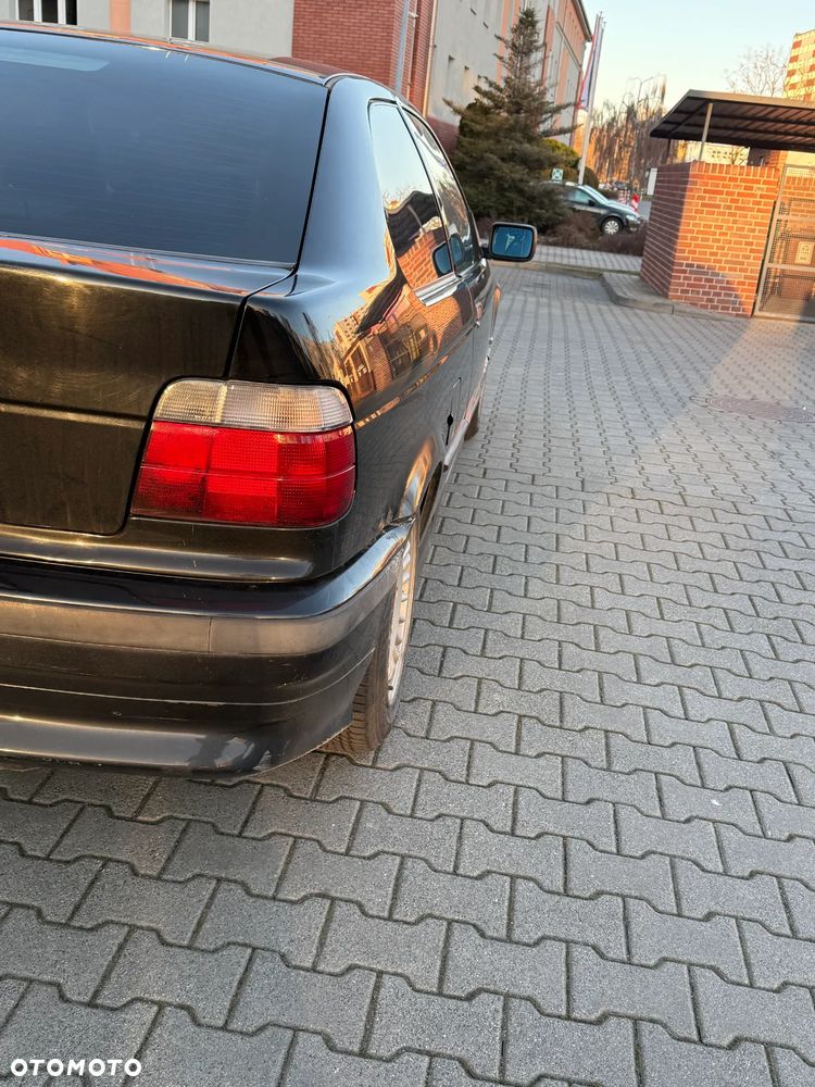 BMW Seria 3 316i - 5