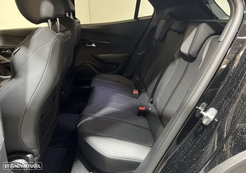 Peugeot e-2008 50 kWh GT - 5