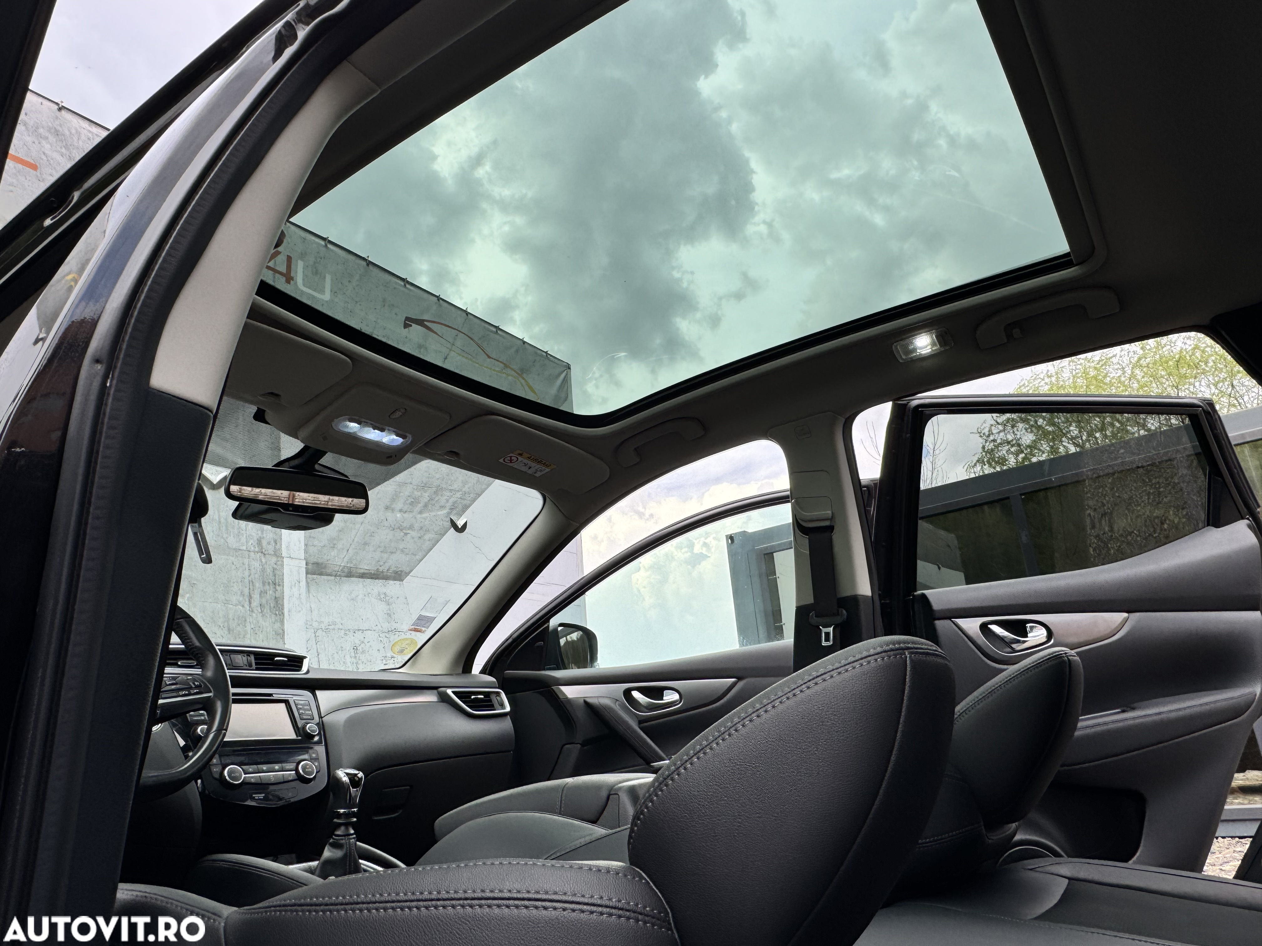 Nissan Qashqai 1.6 DCI Xtronic TEKNA+ - 27