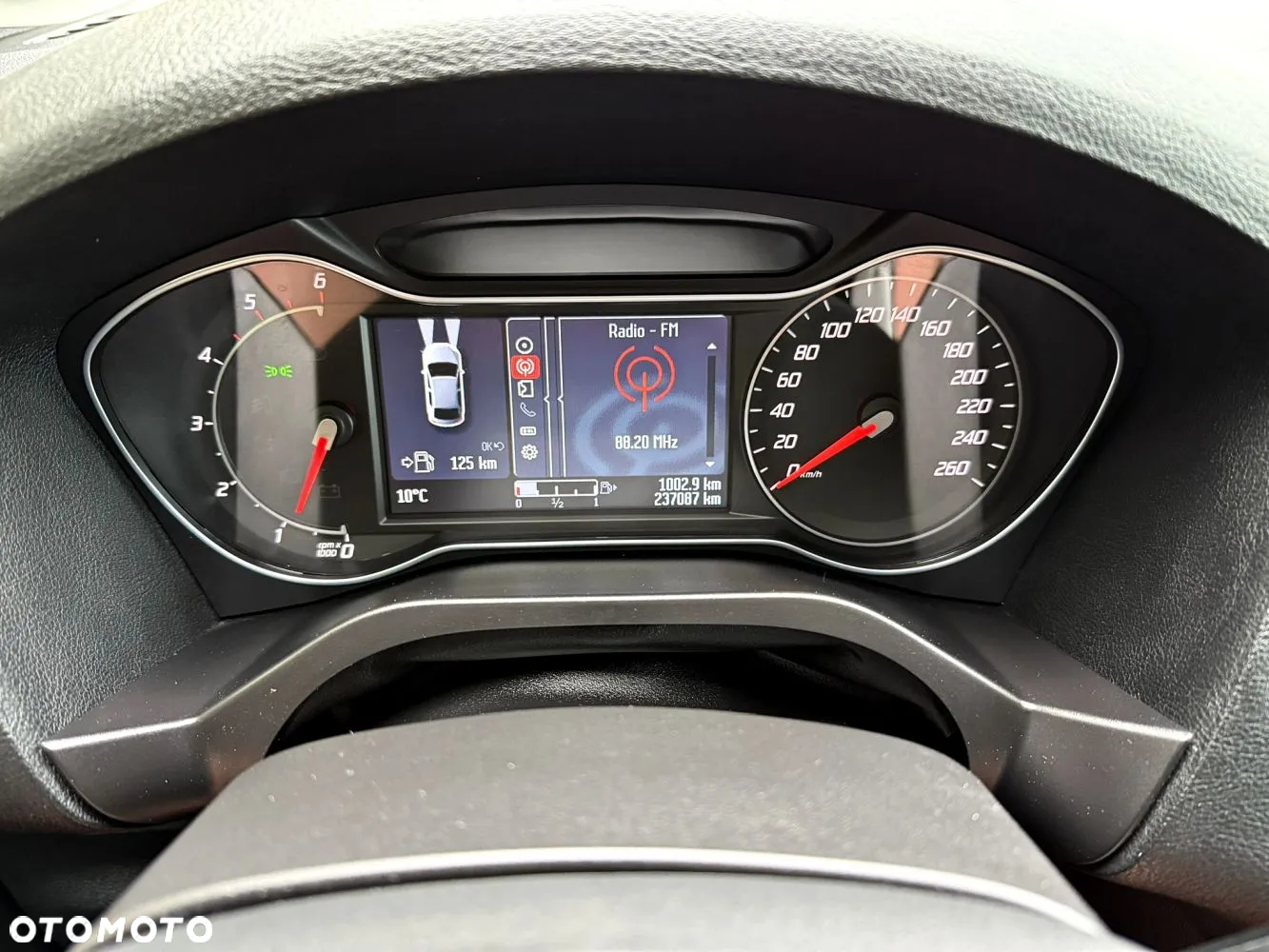 Ford S-Max - 32