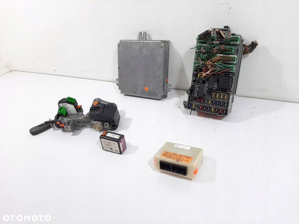 HONDA CIVIC VII 5D 1.6 16V 01R STEROWNIK SILNIKA ZESTAW 37820-PMH-E11 - 2