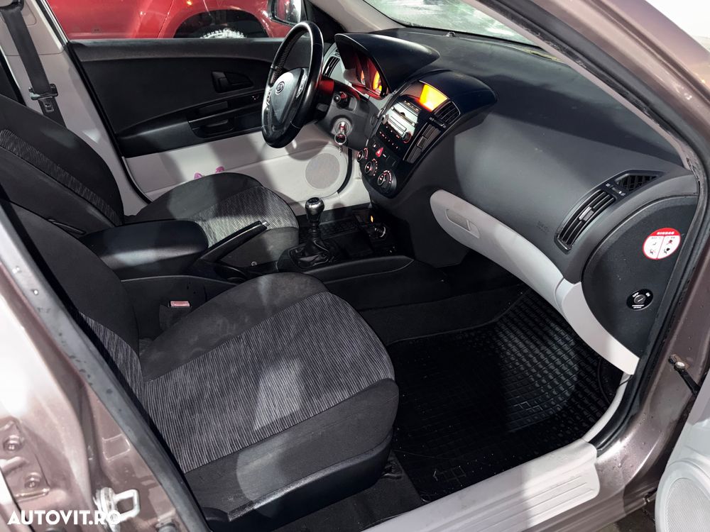 Kia Ceed 1.4 GSL CITY - 6