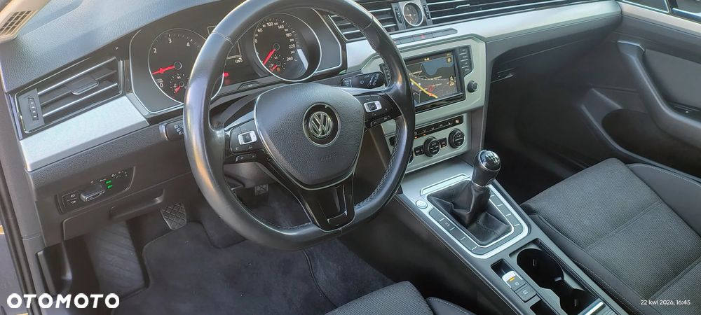 Volkswagen Passat 2.0 TDI (BlueMotion Technology) Comfortline - 15