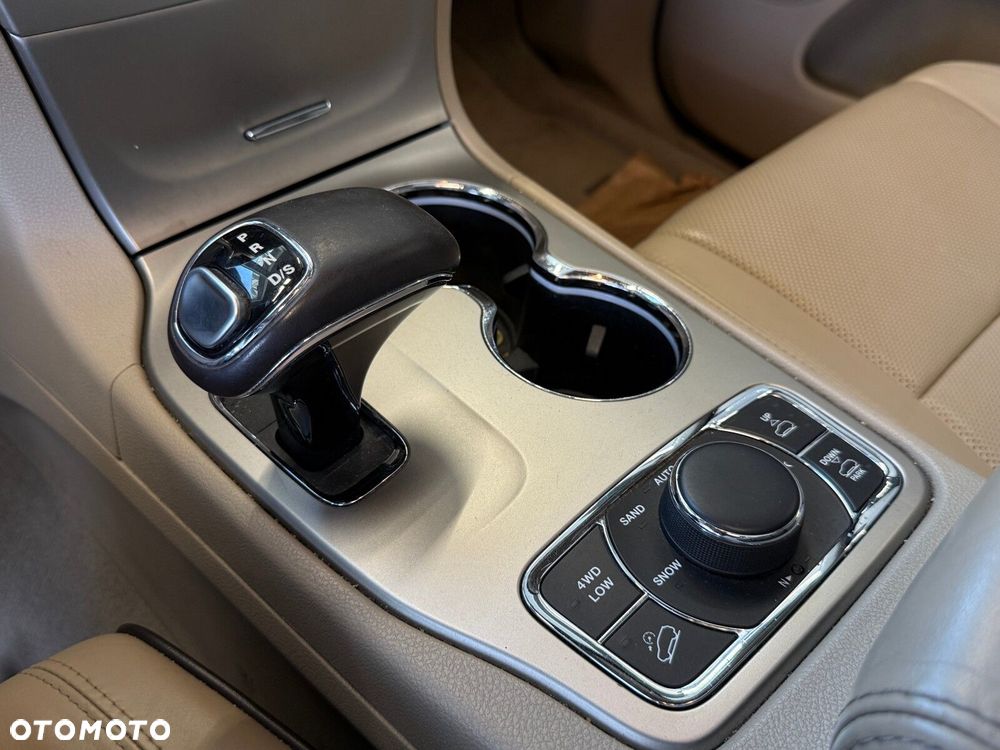 Jeep Grand Cherokee - 29