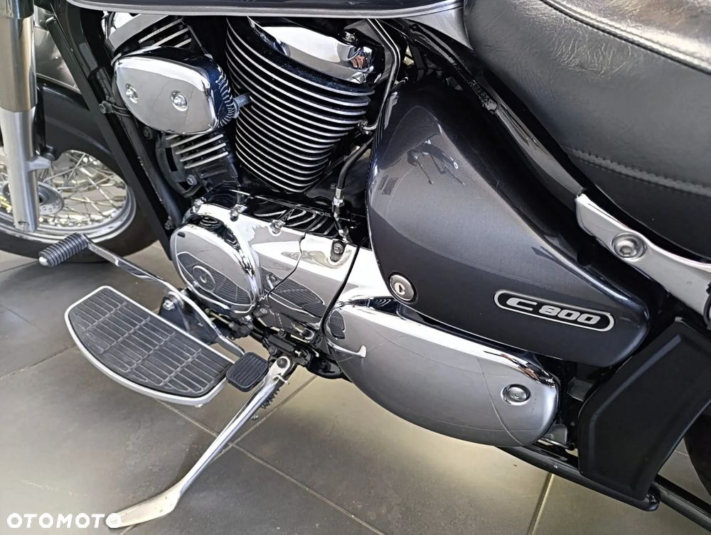 Suzuki VL 800 Volusia - Boulevard C50 - 13