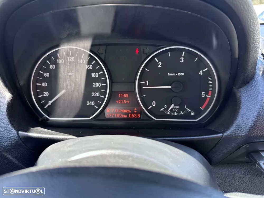 BMW 118 d Pack M - 23