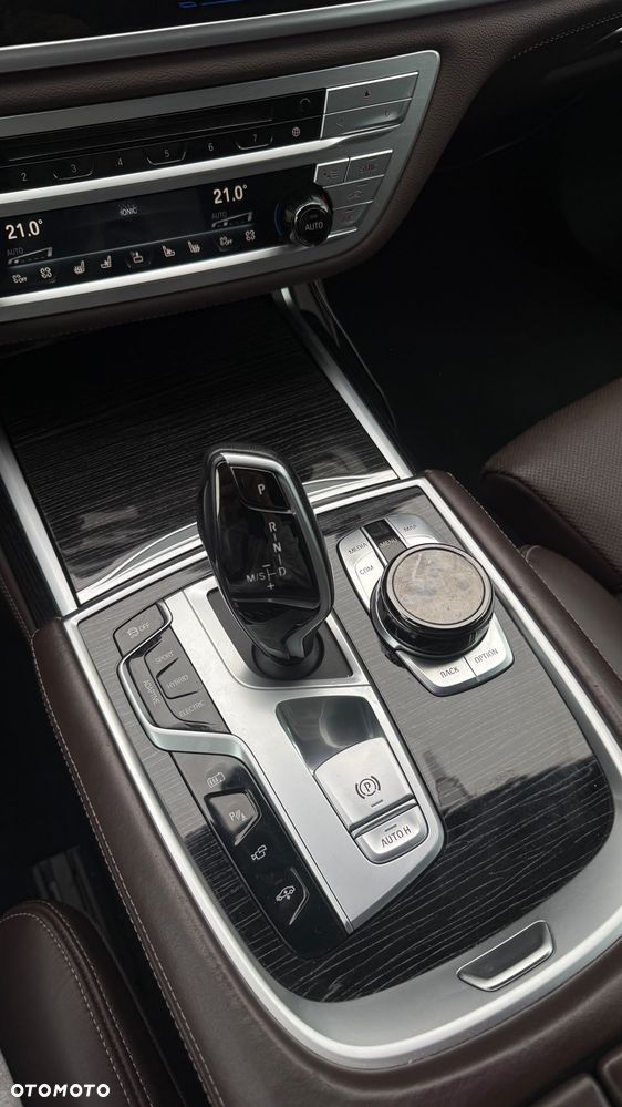 BMW Seria 7 745e sport - 7