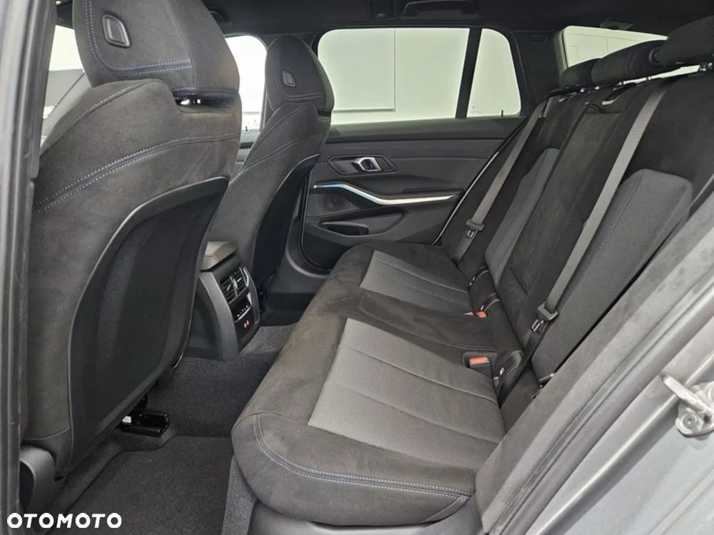 BMW Seria 3 320d xDrive mHEV M Sport - 24