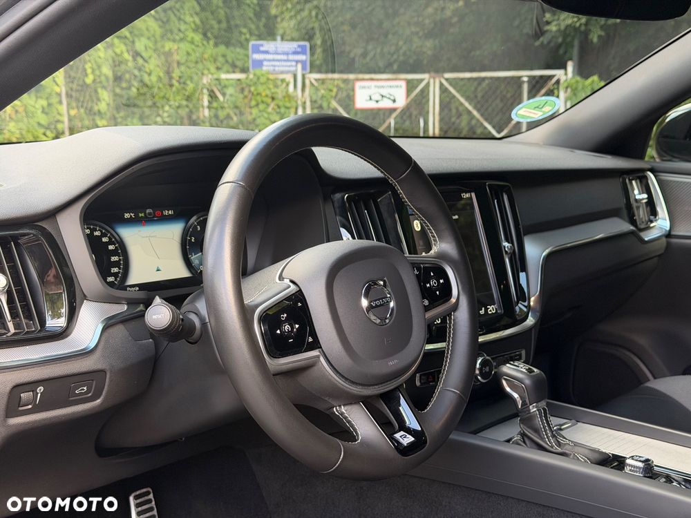 Volvo S60 T4 R-Design - 17
