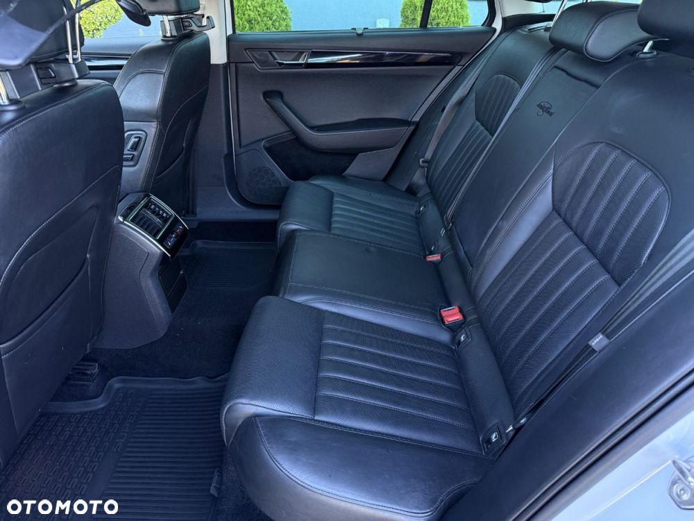 Skoda Superb 2.0 TDI L&K DSG - 31