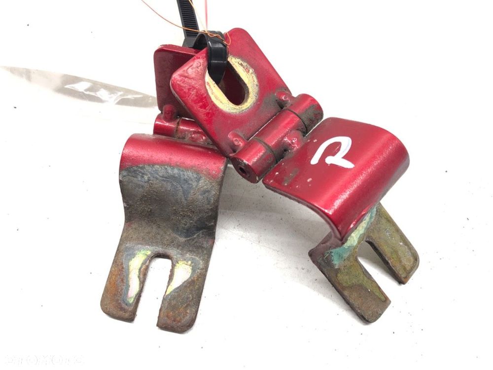 ZAWIAS DRZWI PRZÓD PRAWE - 111.00 PLN - MICROCAR VIRGO 1999 - 2004 0.5 D 10 kW [14 KM] olej - 1