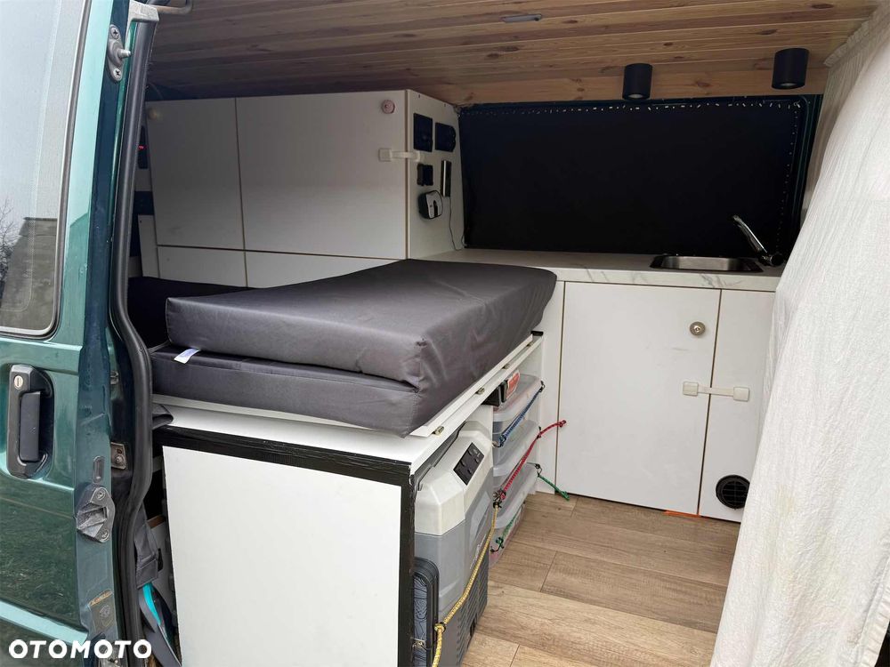 Volkswagen Transporter - 8