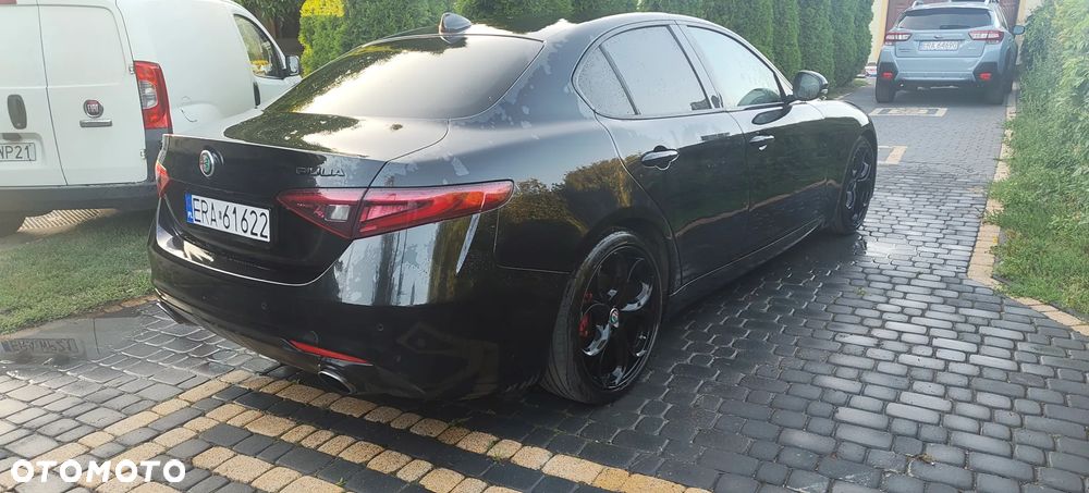Alfa Romeo Giulia - 4