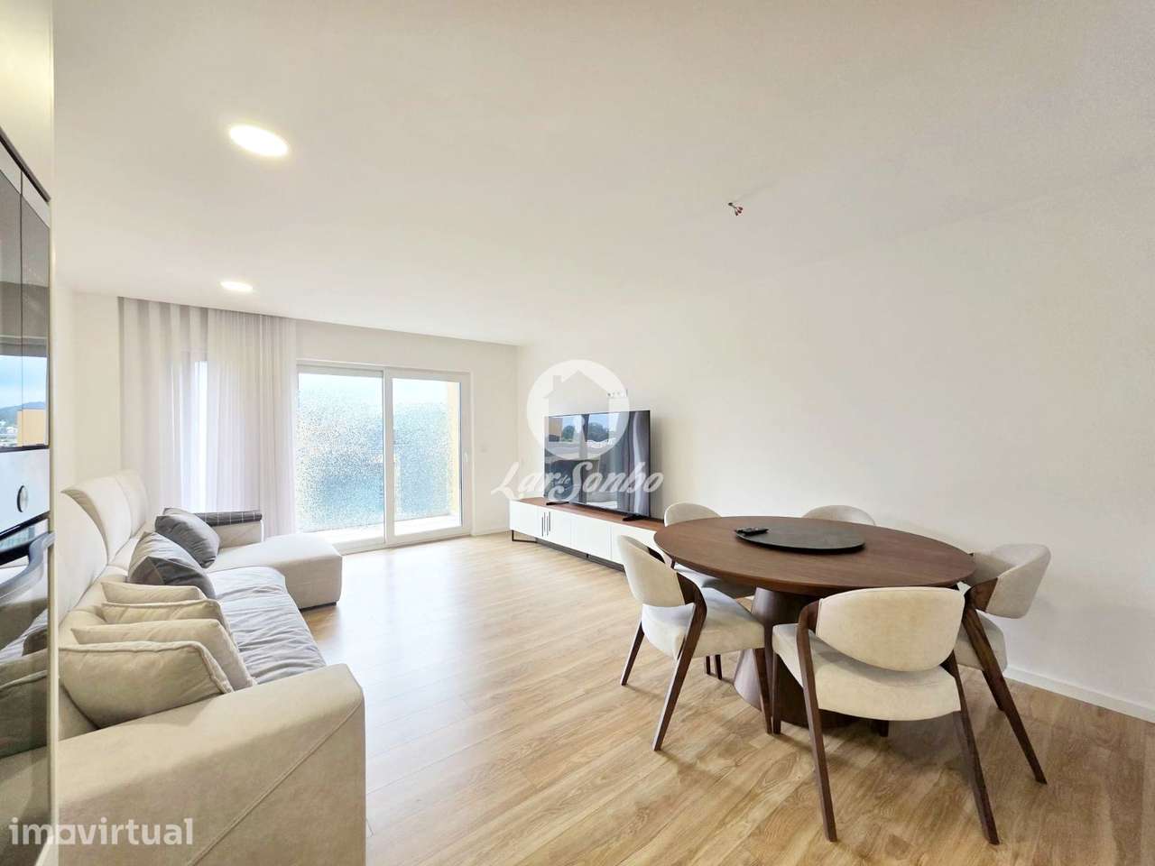 Apartamento T2+1 COMO NOVO com Garagem Fechada e Arrumos em Nine, V... - Grande imagem: 4/16