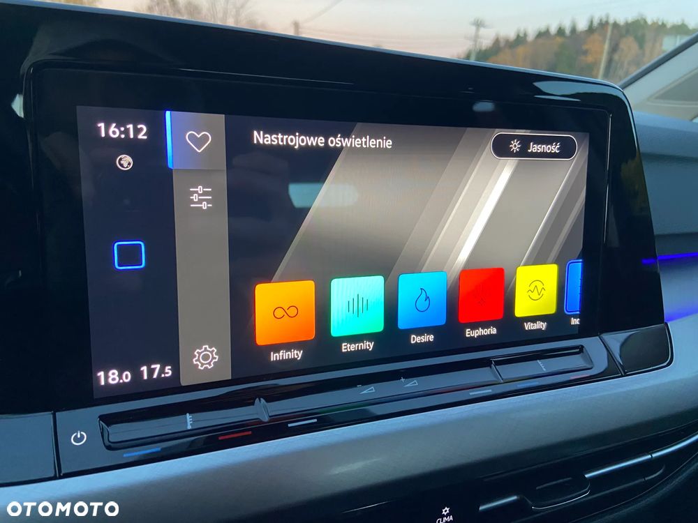 Volkswagen Golf 2.0 TDI SCR DSG Life - 35