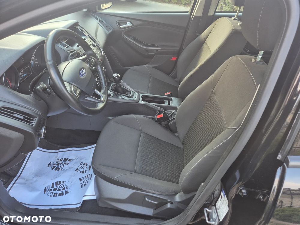 Ford Focus 1.6 Ambiente - 25