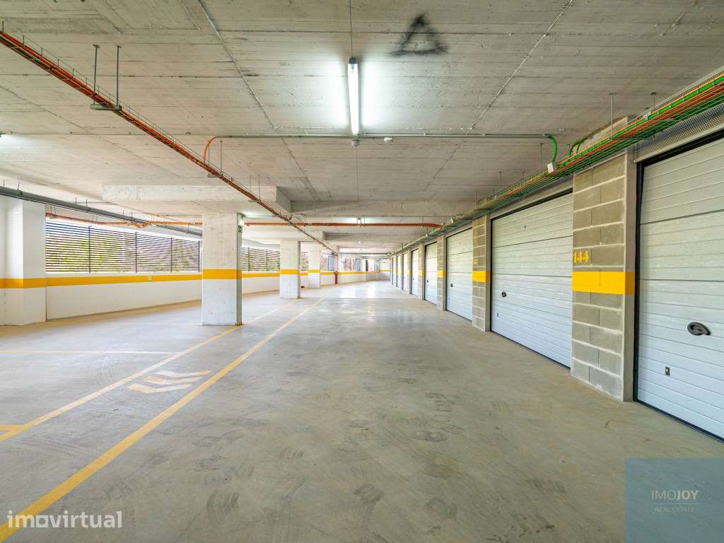 Lugar de Garagem para Venda no Centro de Portimão - Grande imagem: 4/30