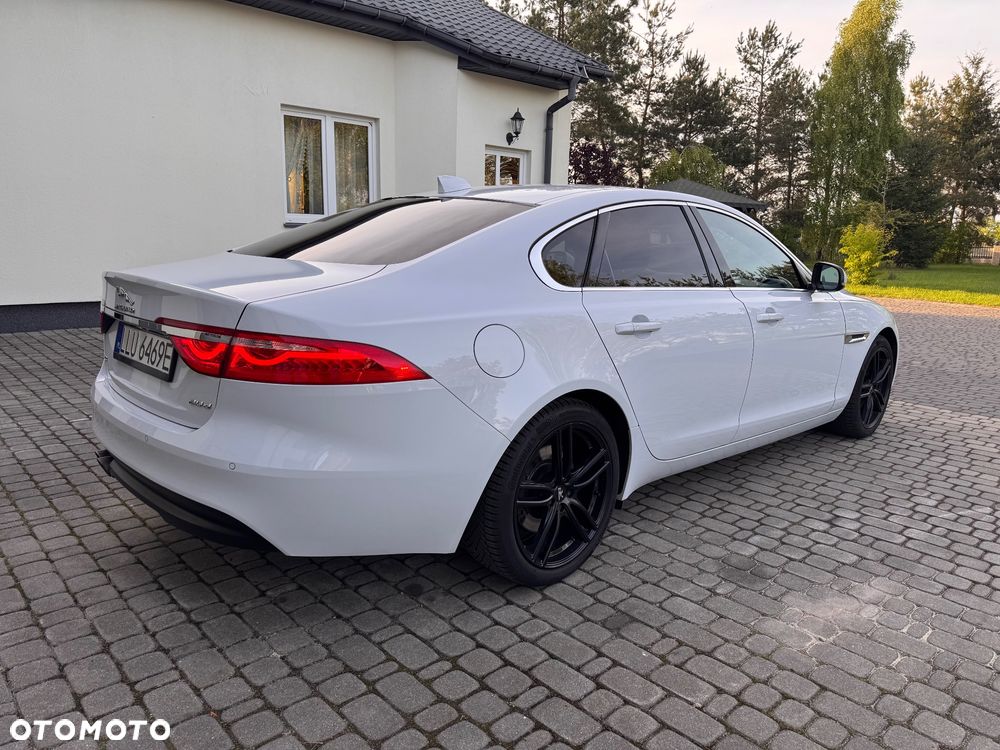 Jaguar XF 20d Prestige - 10