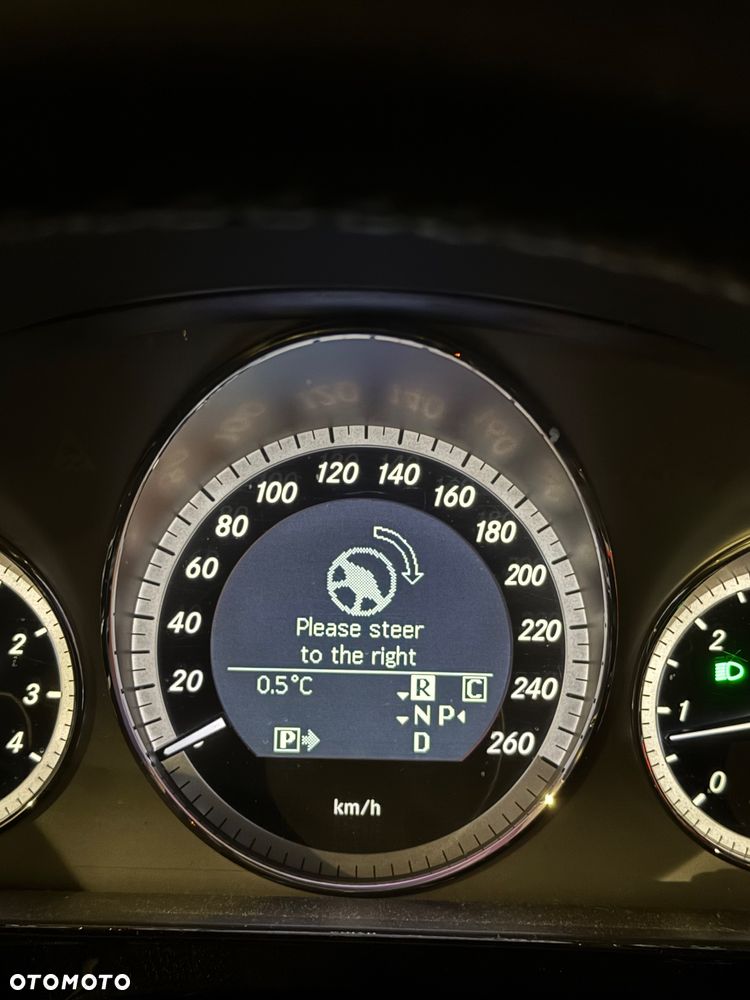 Mercedes-Benz Klasa E 350 CDI DPF 4Matic BlueEFFICIENCY 7G-TRONIC Avantgarde - 30