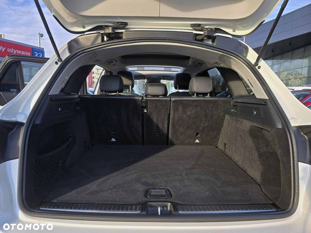 Mercedes-Benz GLC - 26