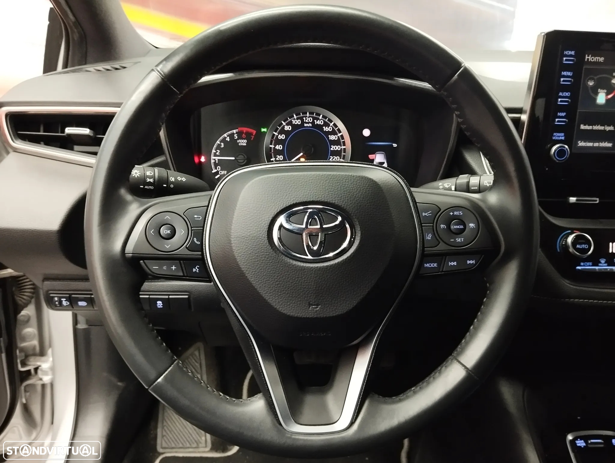 Toyota Corolla 1.8 Hybrid Comfort - 17