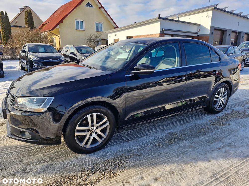 Volkswagen Jetta - 4