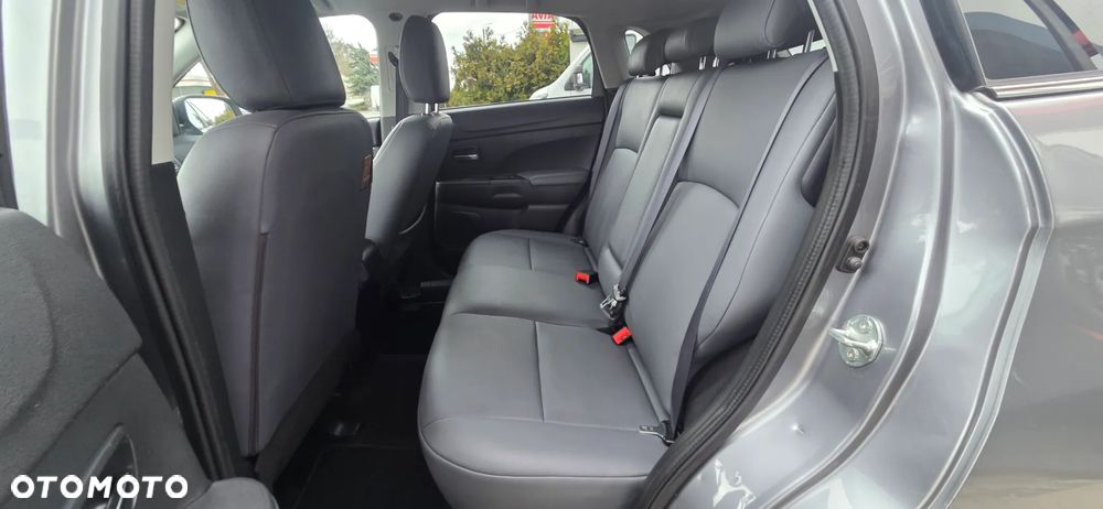 Mitsubishi ASX 1.8 DID Invite 4WD AS&G - 32