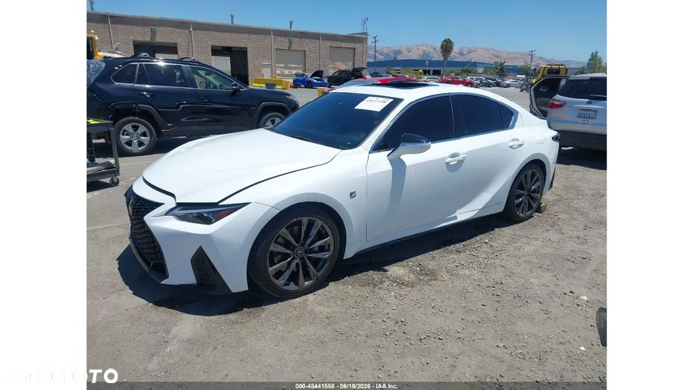 Lexus IS - 1