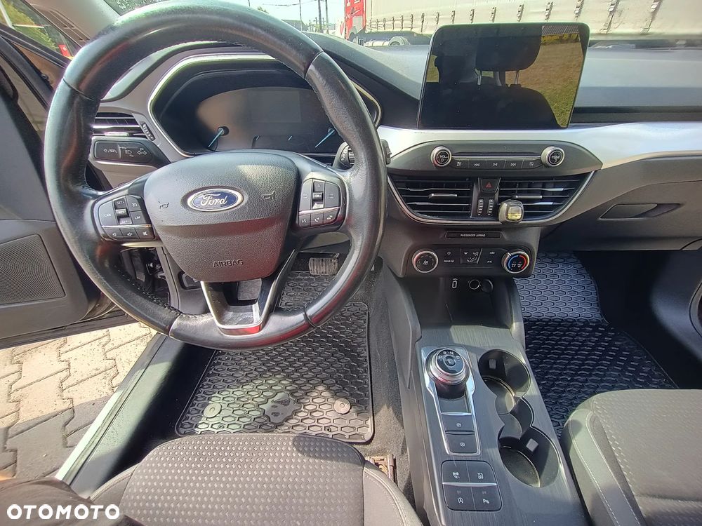 Ford Focus 1.0 EcoBoost Titanium - 25