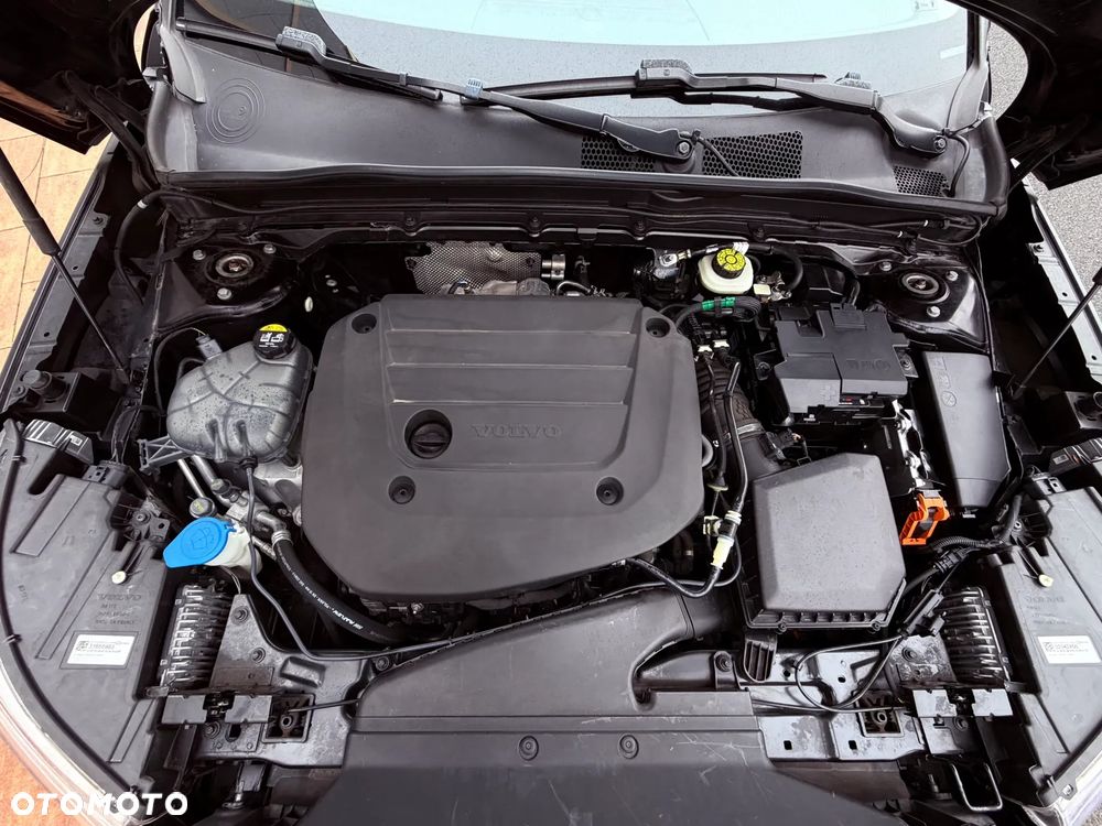 Volvo XC 40 B4 B AWD DKG Plus Bright - 32