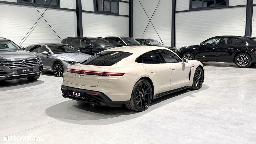 Porsche Taycan GTS Sport - 4