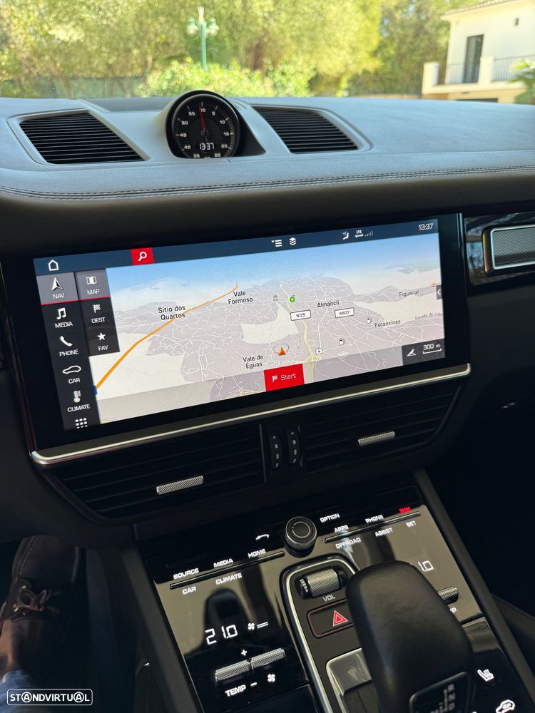 Porsche Cayenne Turbo - 20